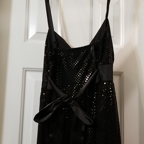 Dress - Picture 5 of 5